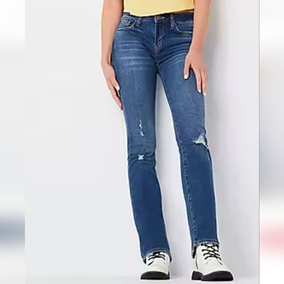 💙3 for $30💙 Arizona 19 Average Distressed Jeans Bootcut - Picture 1 of 12